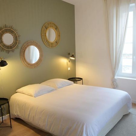 T3 De Charme Situe En Hyper Centre Avec Wifi, Linge, Draps, Savons Et Serviettes Fournis コニャック エクステリア 写真